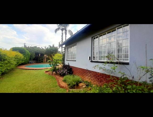 5 BEDROOM HOUSE FOR SALE IN FLORAUNA